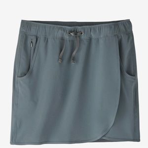 NWOT Patagonia Fleetwith Skort, color Plume Grey, sz Md